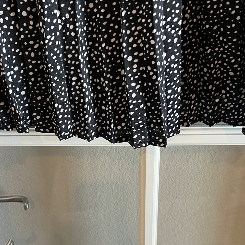 Chic Black and White Polka Dot Maxi Skirt - Picture 2 of 8